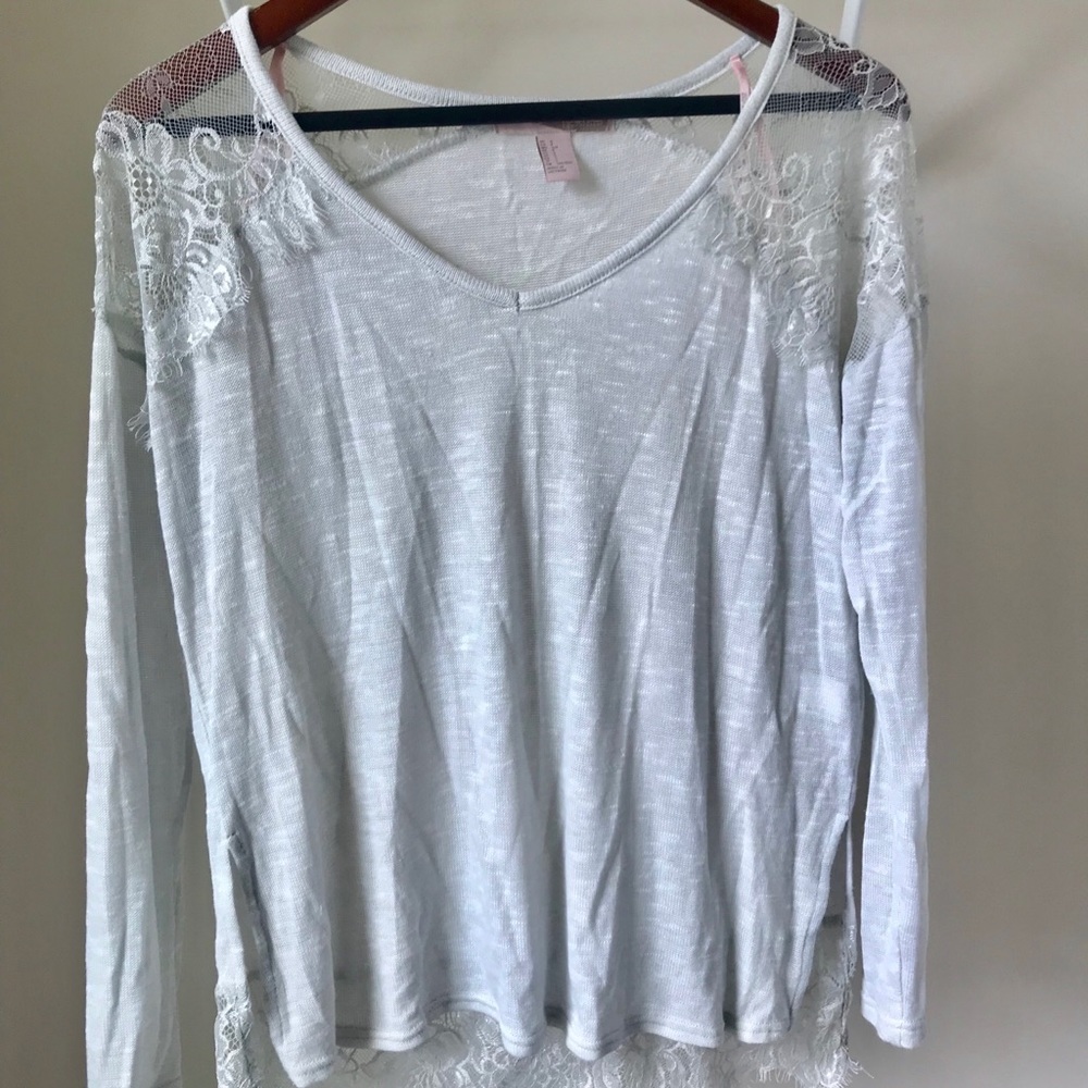 Forever 21 gray lace top